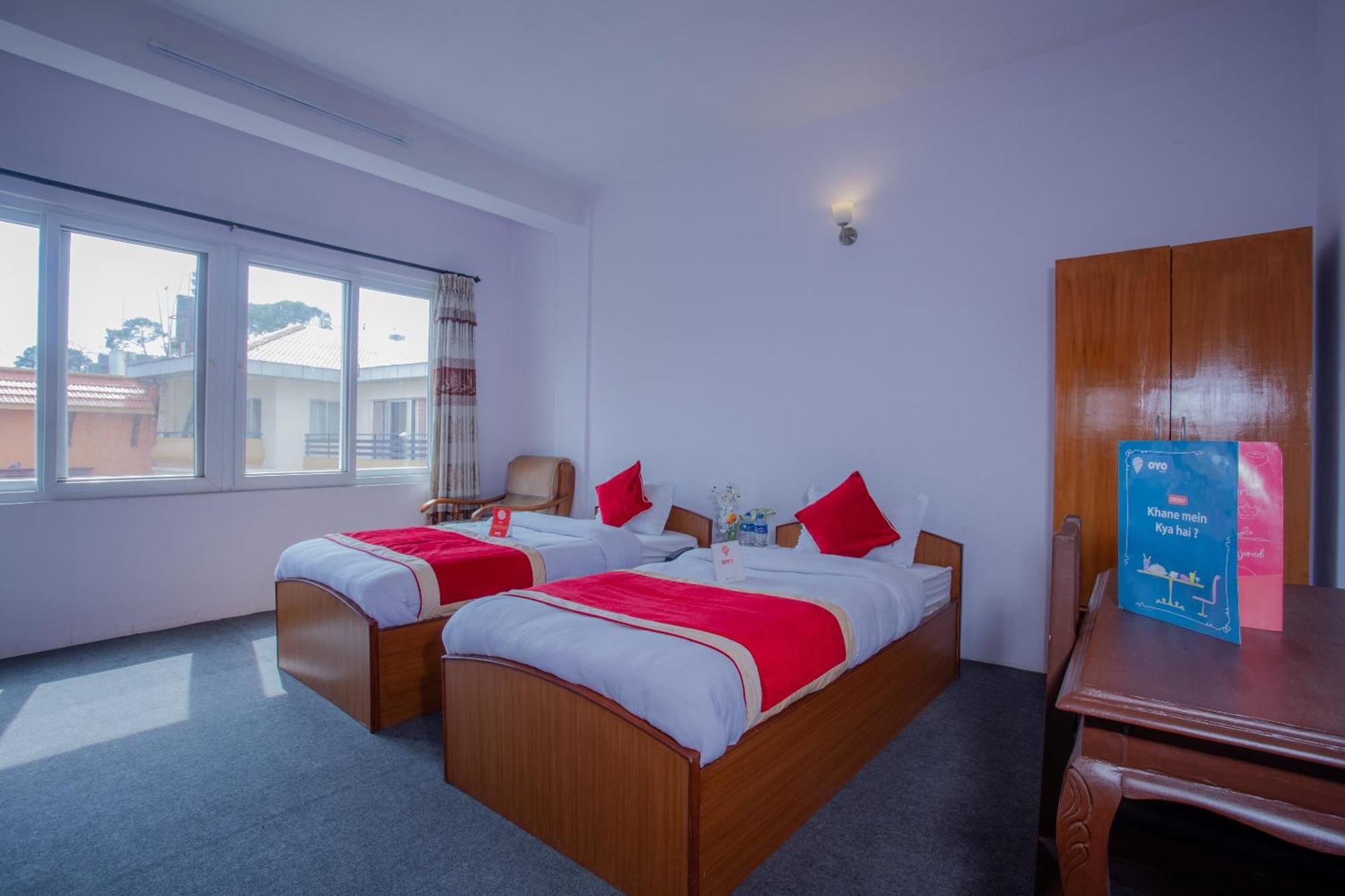 Oyo 135 Lost Garden Apartment And Guest House Катманду Екстериор снимка