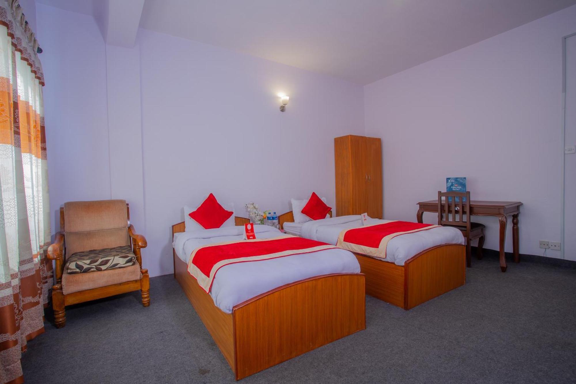 Oyo 135 Lost Garden Apartment And Guest House Катманду Екстериор снимка