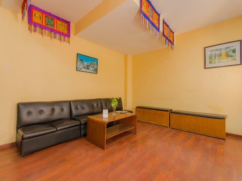 Oyo 135 Lost Garden Apartment And Guest House Катманду Екстериор снимка