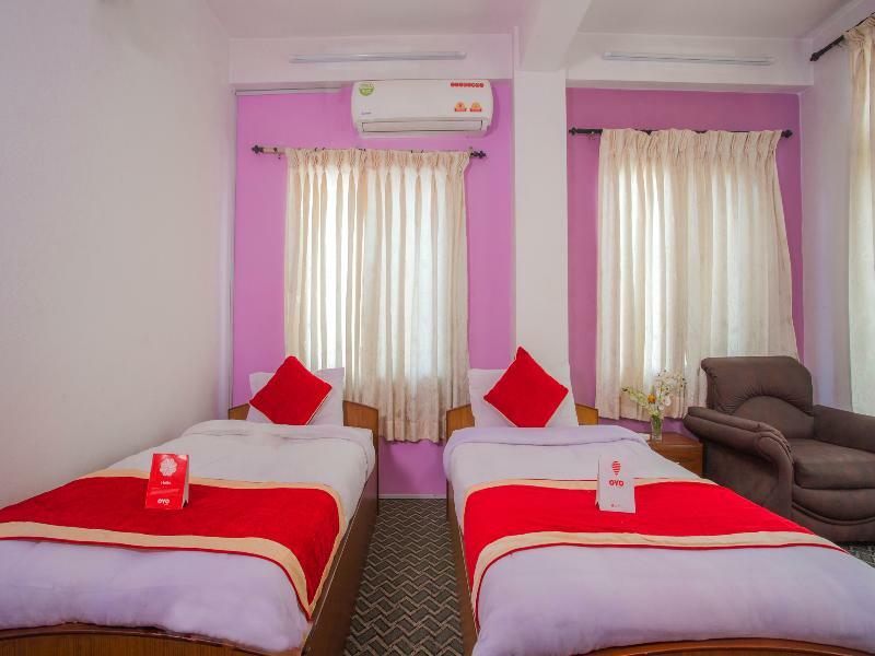 Oyo 135 Lost Garden Apartment And Guest House Катманду Екстериор снимка