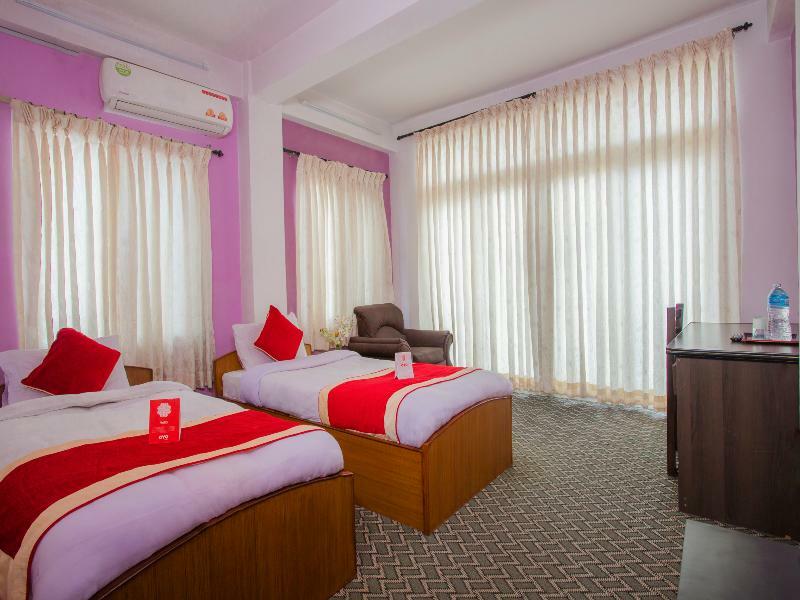 Oyo 135 Lost Garden Apartment And Guest House Катманду Екстериор снимка